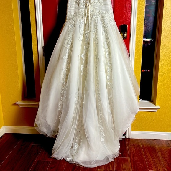 Alfred wedding gown size 2 - Picture 6 of 8